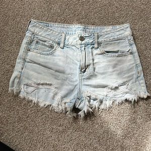 Light wash American eagle shorts